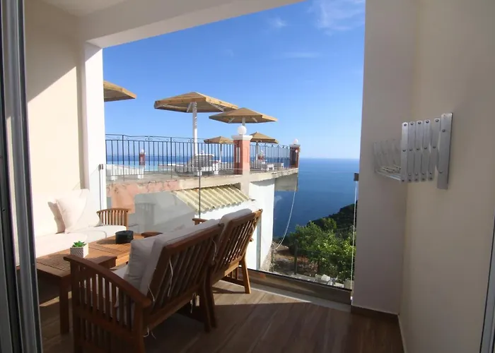 Lakones Deluxe Suites A